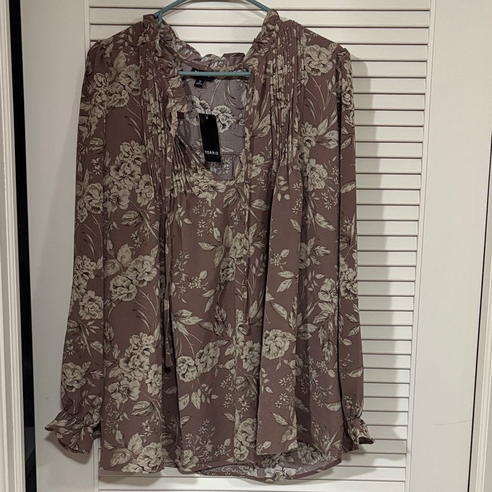 Torrid Flowy Floral Peasant Top with Tie detail